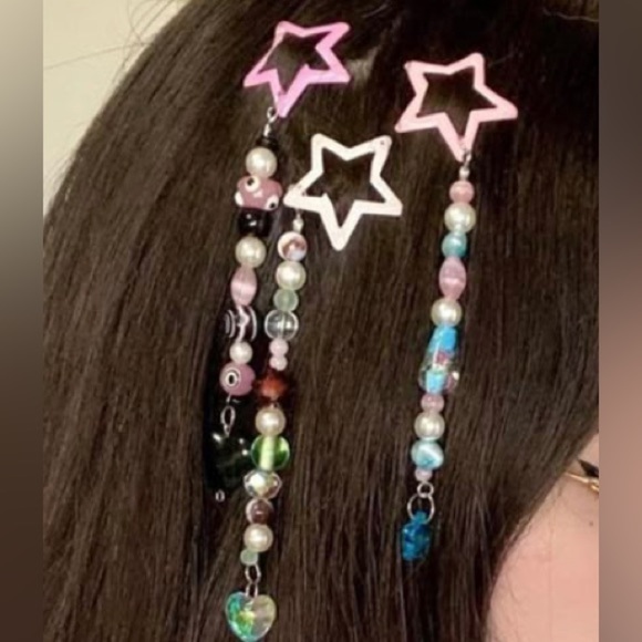 🆕 Beaded Hair Clip with Dangle🆕 - Picture 3 of 6